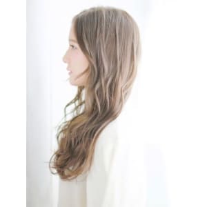 透け感たっぷりミックスグレージュカール