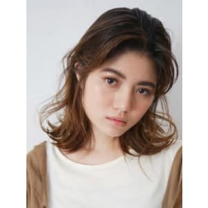 ウエットな質感のウェーブミディ - HAIR & MAKE EARTH 菊名店【ヘアメイクアース キクナテン】掲載中