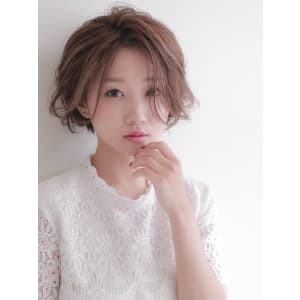 エアリー×前下がりボブ