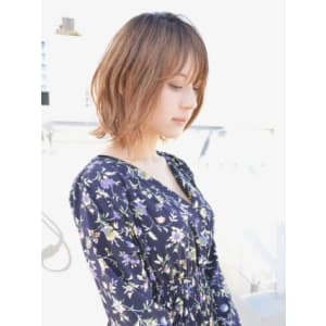 伸ばしかけ×肩はねボブ