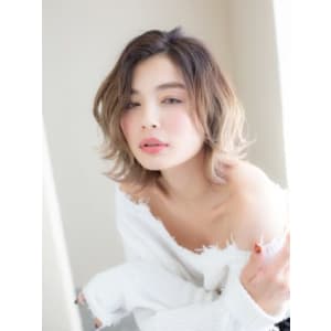 ラフな外ハネレイヤーボブ