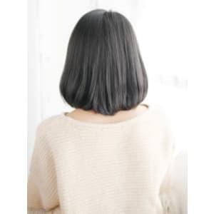 クールなストレートボブスタイル