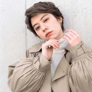 マフラーも◎冬のグレージュショート。