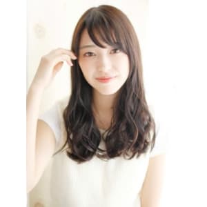 ツヤ感カラーのゆるミックスカールスタイル