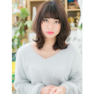斜めバング×黒髪風♪きゅっとくびれミディ　ボリュームカール