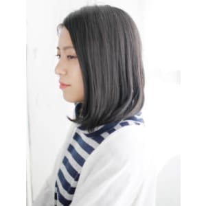 クールなストレートボブスタイル
