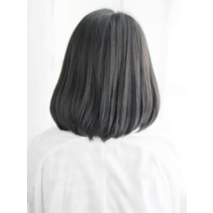 クールなストレートボブスタイル