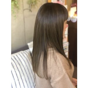 くすみ系寒色カラーにハイライト☆
