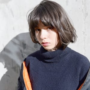 ユルいワンカールとグレージュのルーズボブ