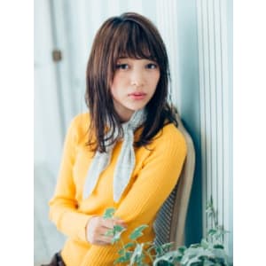 ミディアムベージュ