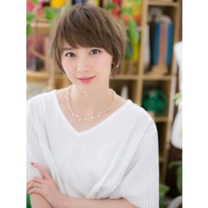 前下がり＆斜めバングの女っぽマッシュ　ガーリ―ショート