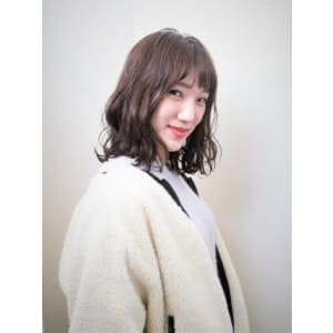 ナチュラル外ハネミディアム