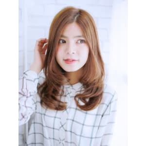 動きのある内巻きスタイル