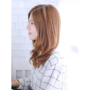 動きのある内巻きスタイル