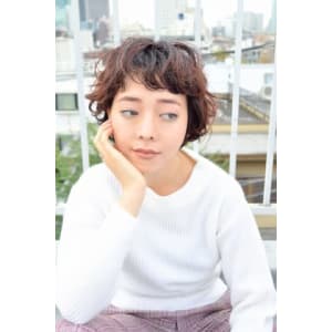 くせ毛風カールショートボブ