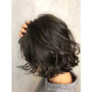 セミディ カール グラマラス 耳かけ 大人ボブ