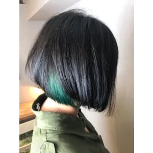 インナーカラー ボブ グリーン モード ミニマムボブ 前下が