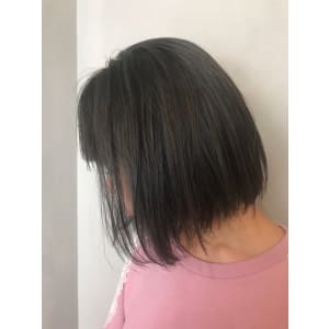 切りっぱなしボブミニマムボブ ジグザグバング 小顔 前下がり