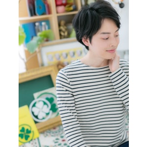 黒髪で好感度◎サイドパートショート ボリュームカール