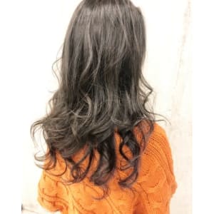 暗めのアクアカラーもハイライトでお洒落に☆