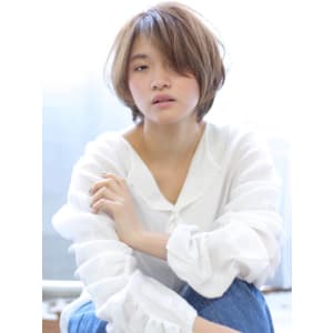 大人ショートボブ　ワンカール×デザインカラー