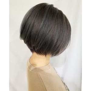 ショートボブ