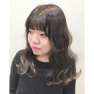 カーキグレージュ