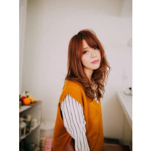 抜け感のあるロングレイヤー