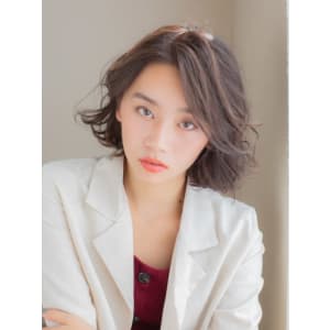 ダークグレイッシュな大人キレイボブ