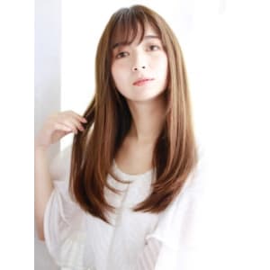 大人可愛いナチュラルストレートスタイル