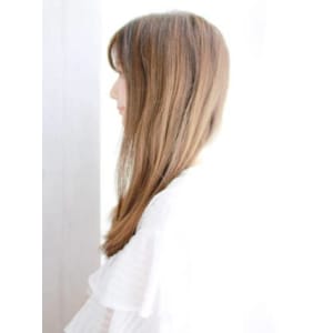 大人可愛いナチュラルストレートスタイル