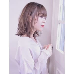 耳かけフェミニンボブミディ
