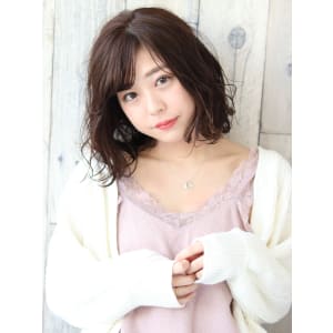 無造作切りっぱなしボブ×春の透明感カラー