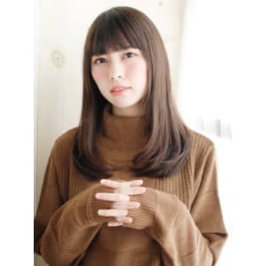 重め毛先のナチュラルワンカールスタイル
