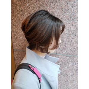 トップふんわり大人ショートボブ