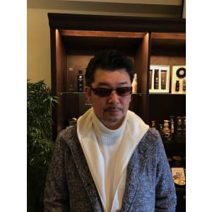 遊び心を楽しむアクティブメンズパーマ