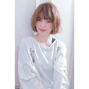 前髪厚めの少し重めゆるふわやわらかショート　 AKI-444