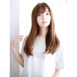 大人可愛いナチュラルストレートスタイル