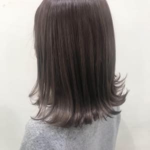 くすみすぎないグレージュ