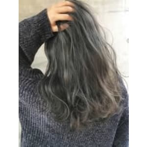 透け感グレージュハイライト