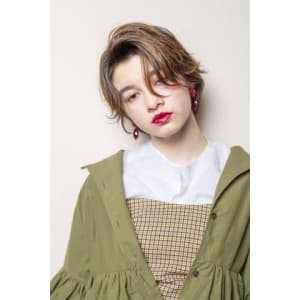 癖を生かしたショートボブ