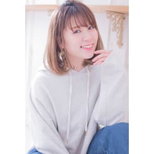 ピアスが似合う春フェミニンショート　 AKI-459