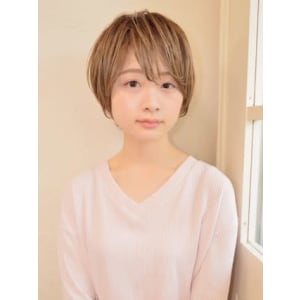 小顔ナチュラルショート