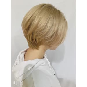 ブロンズショートボブ