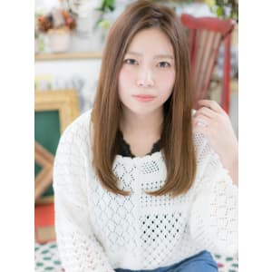 大人かわいいセンターパート美髪ストレート　モテロング