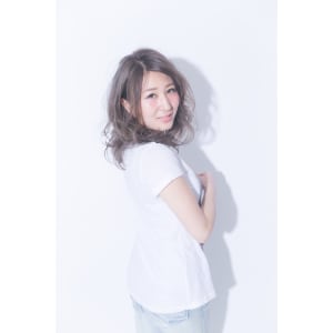 くせ毛風マーメイドアッシュミディー