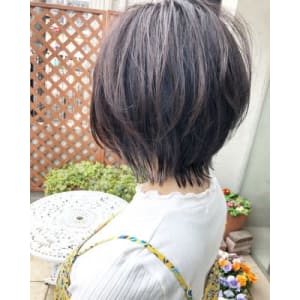 アドミオカラーでナチュラルグレーアッシュ - EMU international 春日部本店【エムインターナショナル】掲載中