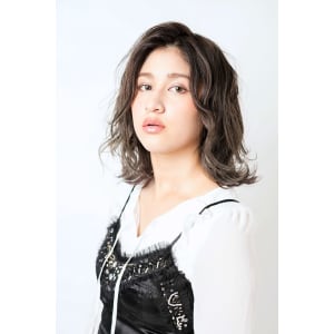 くせ毛風マーメイドアッシュ【Attirer飯田裕之】