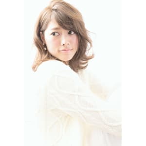ふわミディーベージュカラー【Attirer飯田裕之】