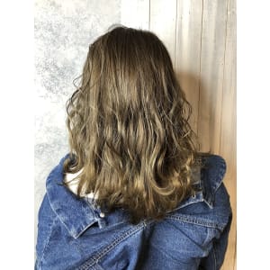 ハイライトで作るグレージュ